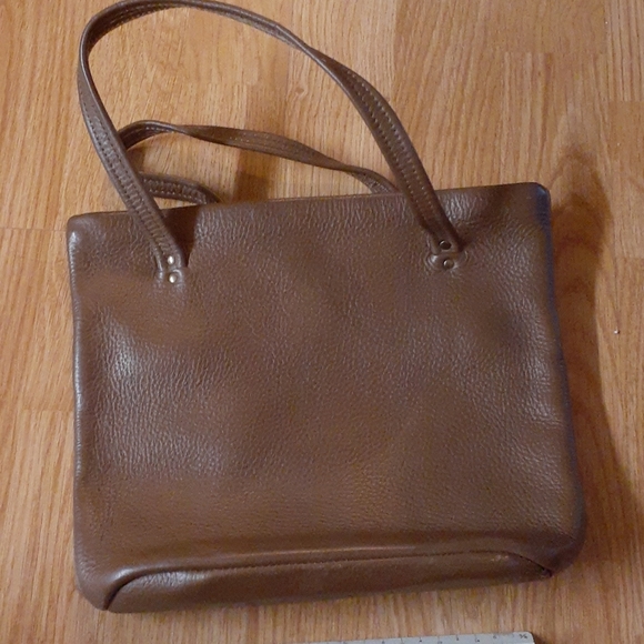 Cute brown hand bag 🥨 - Picture 7 of 7
